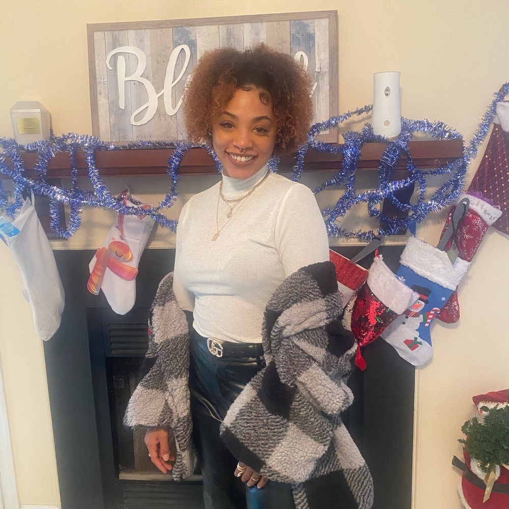 Teddy fleece overthrow. Very warm and fluffy like! Perfect for winter.